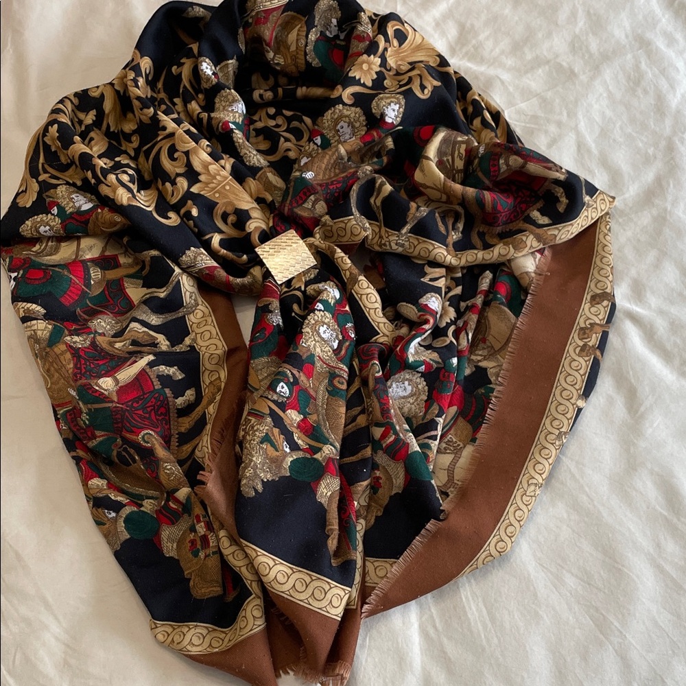 Luxurious Oversize Black and Gold Scarf With Scarf Buckle